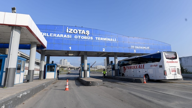 İzmir Büyükşehir Belediyesi otobüs terminalini işleten İZOTAŞ'a haciz işlemi başlattı