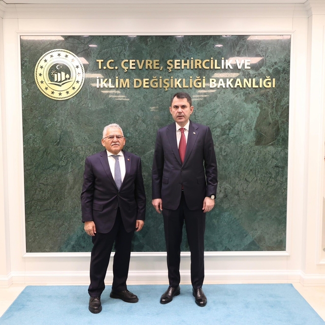 Başkan Büyükkılıç'tan Bakan Kurum'a ziyaret