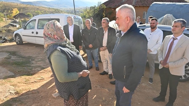 Hayatlarını değiştiren o yardımın ardından duygusal buluşma
Başkan Başdeğirmen, Mısırlı köyündeki Yıldız ailesini ziyaret etti