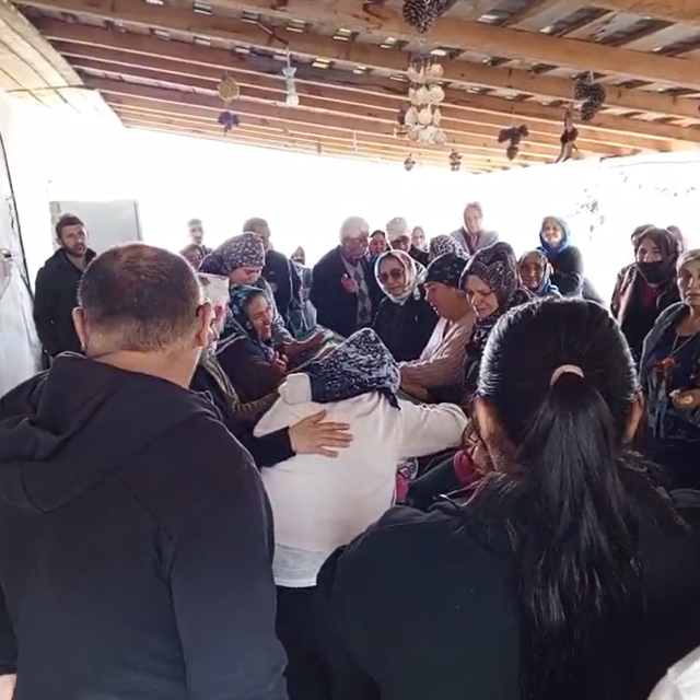 İstanbul'da otel odasında öldürülen Melisa, Tokat'ta toprağa verildi