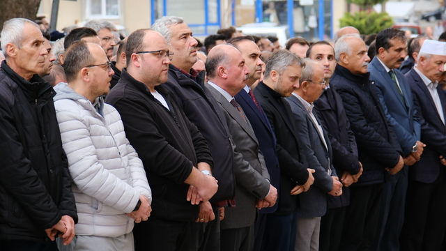 Sanayi ve Teknoloji Bakan Yardımcısı Çoştu'nun annesinin cenazesi Çorum'da defnedildi