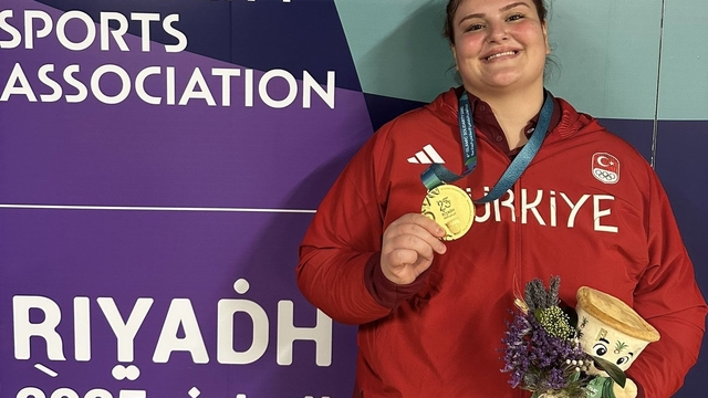 Rektör Kibar'dan judonun altın kızı Hilal Öztürk'e tebrik