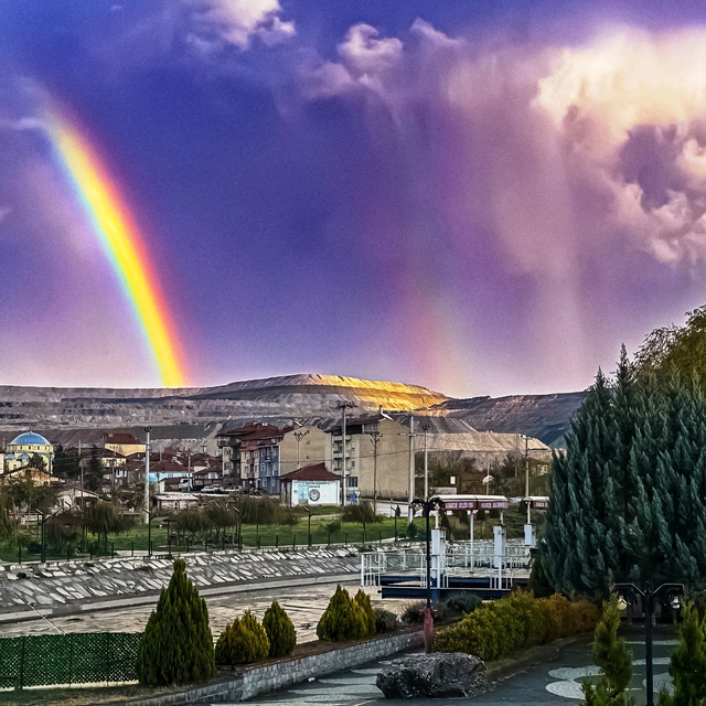 Hisarcık Saat Kulesi üzerinde gökkuşağı güzelliği