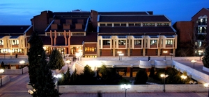 Anadolu Üniversitesi Kütüphanesi 7/24 öğrencilerin yanında