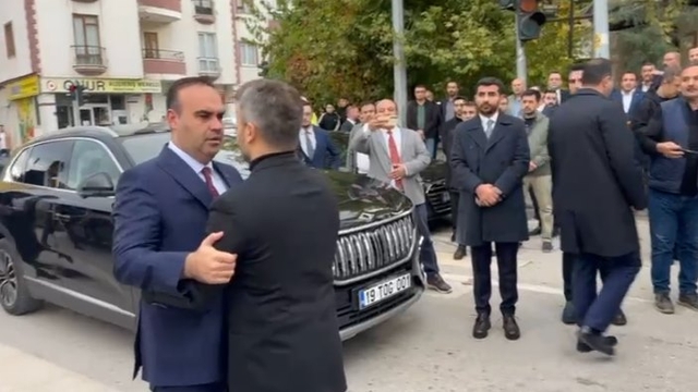 Bakan Kacır, Çorum'da taziye ziyaretlerinde bulundu