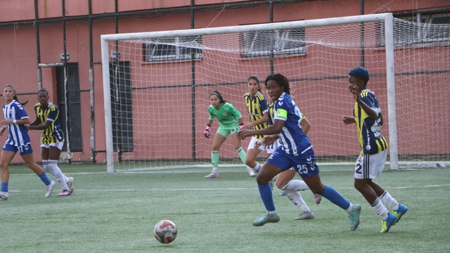 Turkcell Kadın Futbol Süper Ligi: Hakkarigücü: 0 - Fenerbahçe: 2