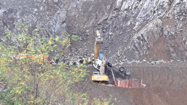 Ordu'da maden ocağında devrilen kamyonun sürücü hayatını kaybetti