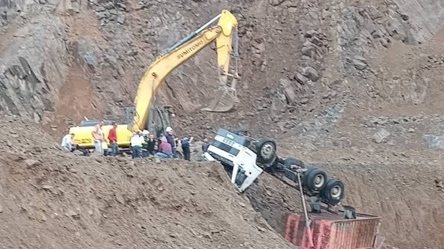 Ordu'da taş ocağında devrilen kamyonun sürüsü hayatını kaybetti