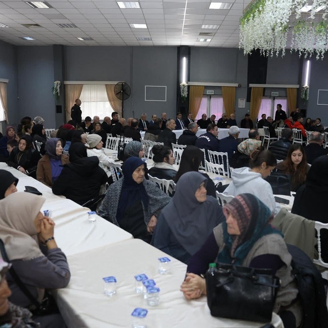 Düzce depreminde yaşamını yitirenler için mevlit okutuldu