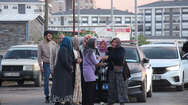 GÜNCELLEME - Antalya'da polis memuru eşini ve 2 çocuğunu silahla öldürdü