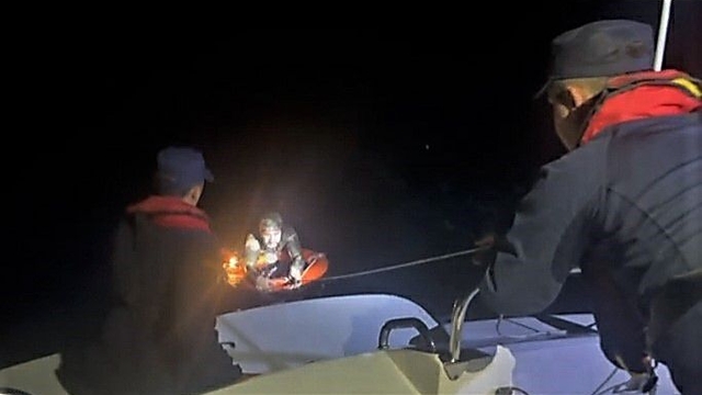 Bodrum açıklarında yüzerek yurt dışına geçmeye çalışan düzensiz göçmen kurtarıldı