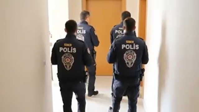 Bursa merkezli 16 ilde 'siber dolandırıcılık' operasyonu; 18 tutuklama