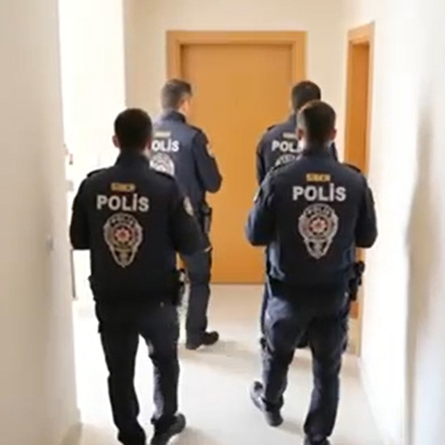 Bursa merkezli 16 ilde 'siber dolandırıcılık' operasyonu; 18 tutuklama