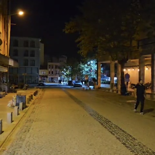 Sındırgı peş peşe depremlerle sarsıldı