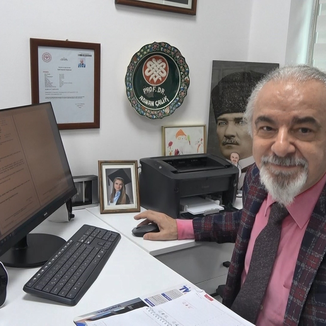 Meme kanseri olma riskini en çok onlar taşıyor
Prof. Dr. Çalık:
"Büyük meme...