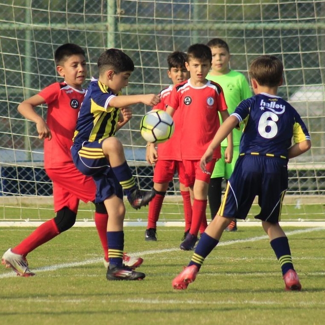 Fenerbahçe'yi eleyen Denizlili gençler dikkat çekti