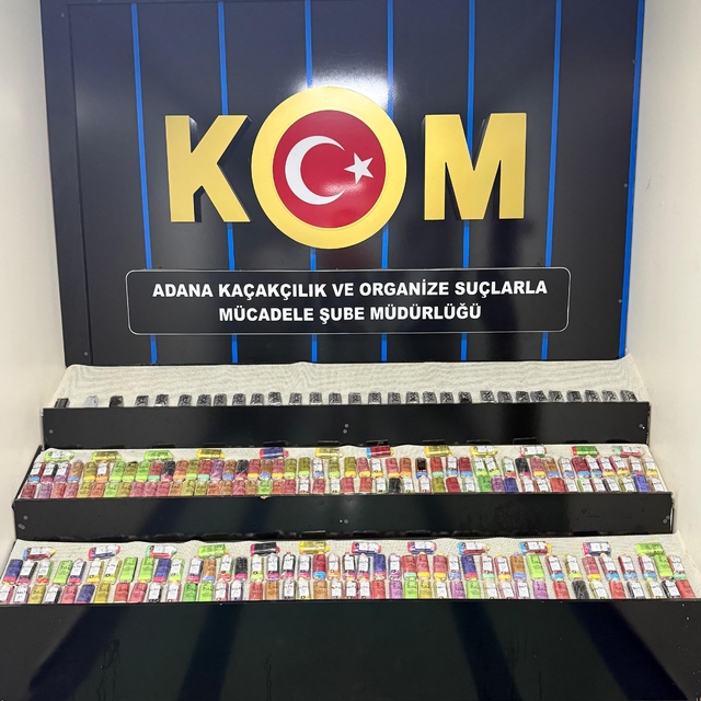 Adana'da 3 milyon TL değerinde kaçakçılık operasyonu: Telefonlar, sigaralar...