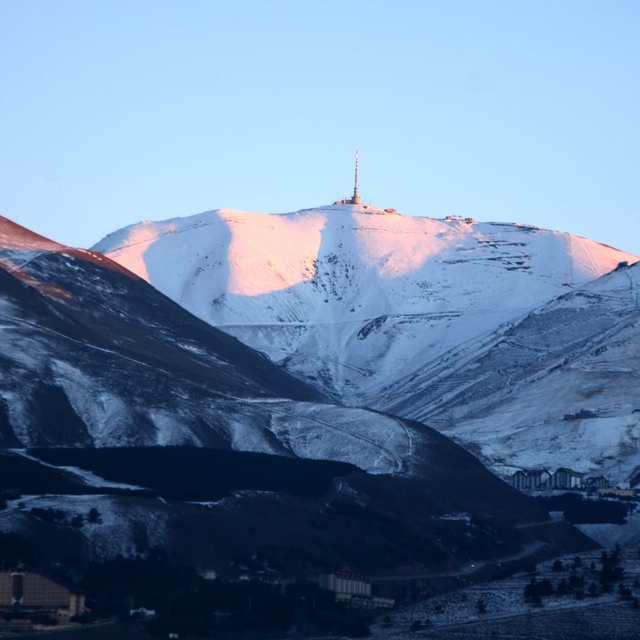 Erzurum'a kar geliyor