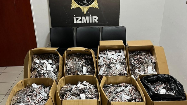 İzmir'de 168 bin 448 uyuşturucu hap ele geçirildi