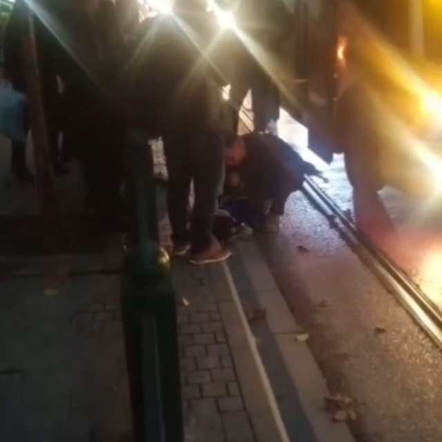 Minibüsün çarptığı 9 yaşındaki çocuk yaralandı