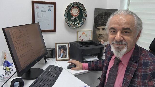 Meme kanseri olma riskini en çok onlar taşıyor
Prof. Dr. Çalık:
"Büyük meme hacmine sahip kadınlarda meme kanseri görülme ihtimali normal kilodaki bireylere göre biraz daha yüksek"