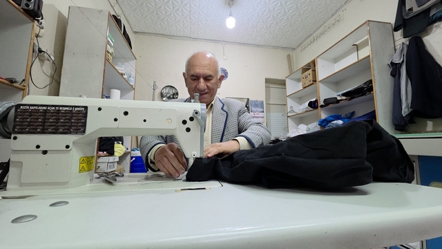 Kütahya'da 52 yıllık terzi Himmet Kalkan: "Sanat artık bitmek üzere"