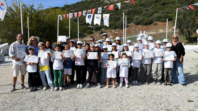 Neopolis küçük heykeltıraşları misafir etti