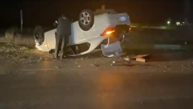 Konya'da otomobil devrildi, 3 kişi yaralandı