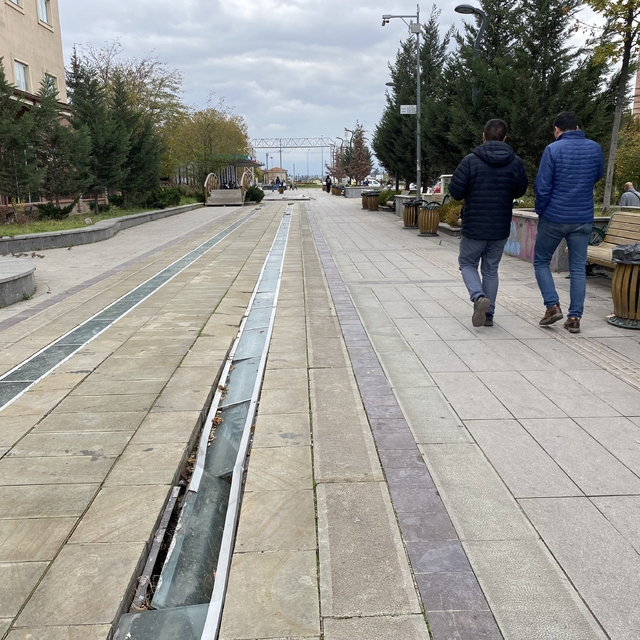 Bakımsız kalan Hatboyu her geçen gün daha da yıpranıyor