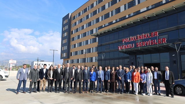 Türkiye'nin 21. şehir hastanesi hizmete hazırlanıyor
Aydın Şehir Hastanesi'nde çalışmalar hız kazandı