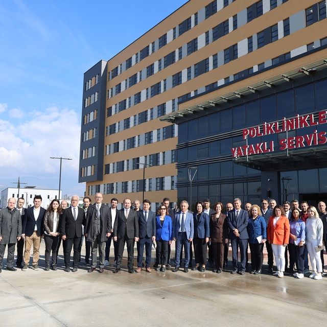 Türkiye'nin 21. şehir hastanesi hizmete hazırlanıyor
Aydın Şehir Hastanesi'...