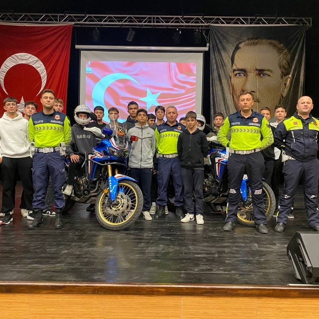 Ezine'de motosiklet sürücülerine yönelik eğitim