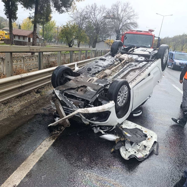 Bilecik'te takla atan aracın sürücüsü hafif yaralandı
