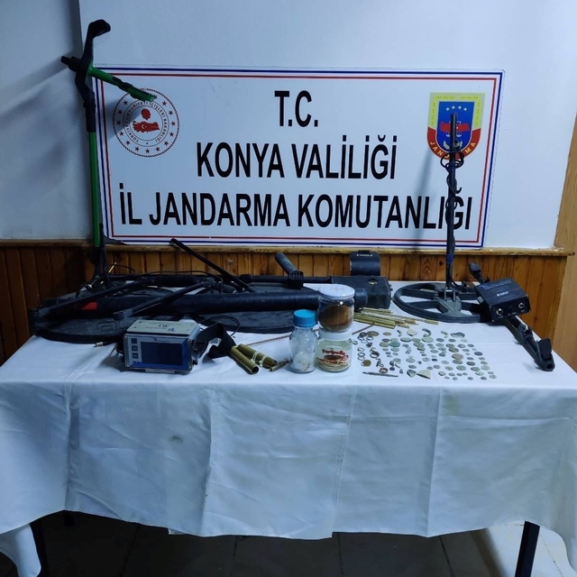 Konya'da jandarma ekiplerinden tarihi eser operasyonu