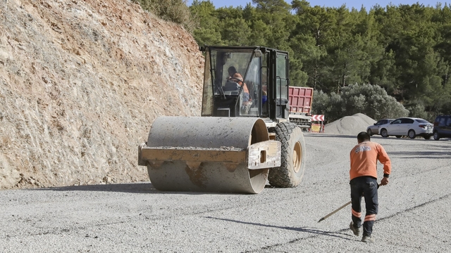 Gülnar'da 5 mahalleyi birbirine bağlayan yol yenilendi