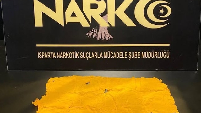 Isparta'da 3 bin 351 adet kâğıda emdirilmiş uyuşturucu ele geçirildi