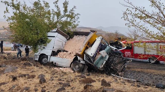 Siverek-Adıyaman kara yolunda feci kaza: 1 ölü, 1 ağır yaralı