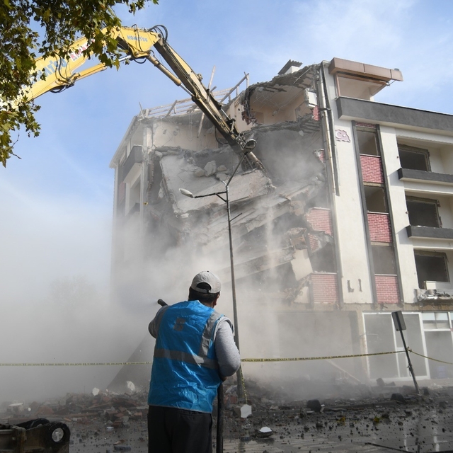 Sındırgı'da 3 ayda 17 bin deprem kaydedildi