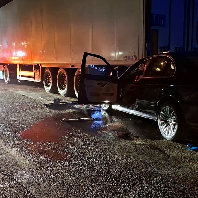 Bursa'da otomobil park halindeki tıra arkadan çarptı: 1 ağır yaralı