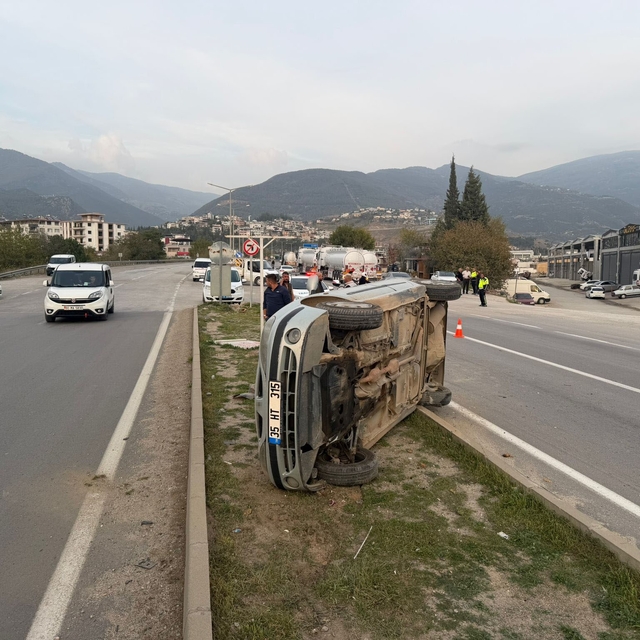 Osmaniye'de kontrolden çıkan otomobil takla attı: 2 yaralı