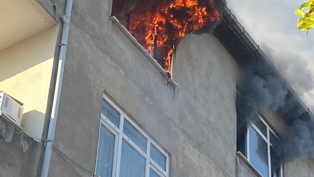 4 katlı binada yangın paniği