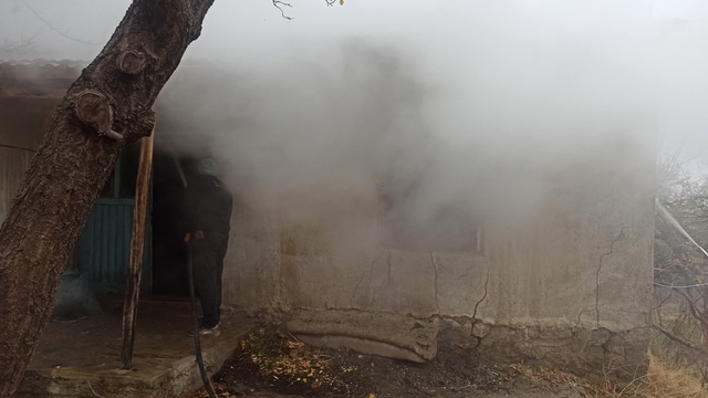 Ev yangını korkuttu