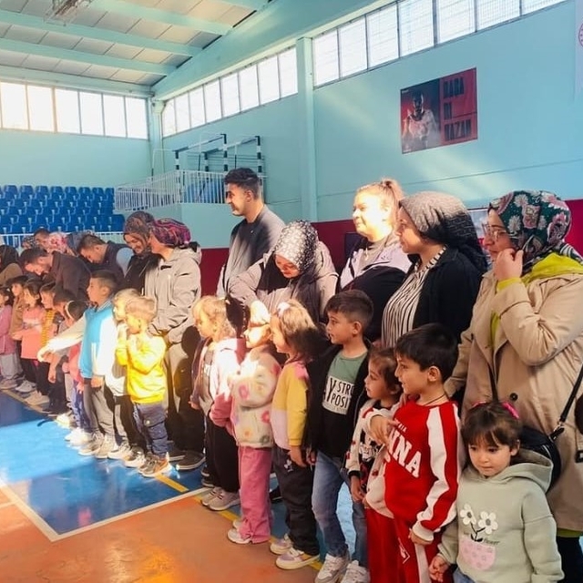 Minik öğrencilere trafik eğitimi