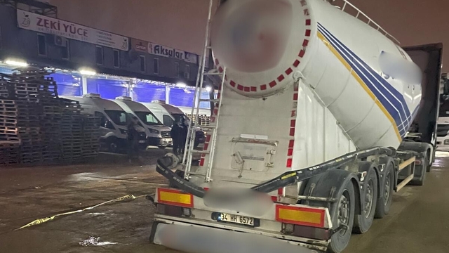 Arızayı giderirken silobas tankının altında kalan TIR şoförü öldü