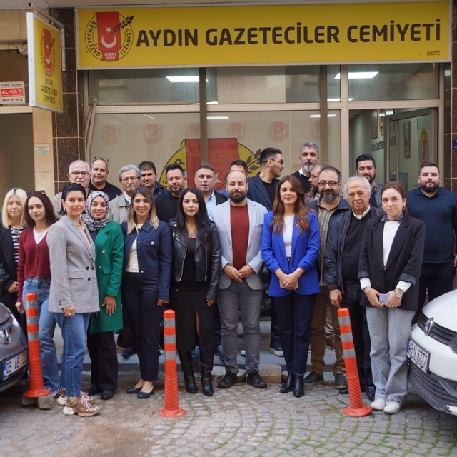 CHP'li belediyelerin basın sorumluları AGC üyeleri ile bir araya geldi