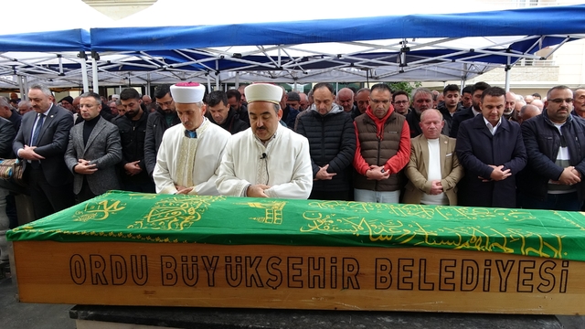 Ordu'da göçük altında kalan kamyon şoförü toprağa verildi