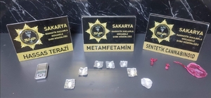 Sakarya'da uyuşturucuya 3 gözaltı