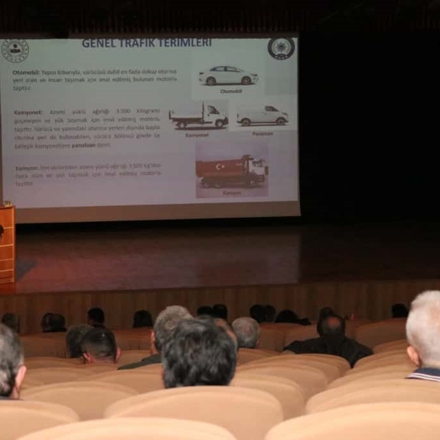 Eskişehir'de fahri trafik müfettişleri ile toplantı yapıldı
Dikkat edilmesi...