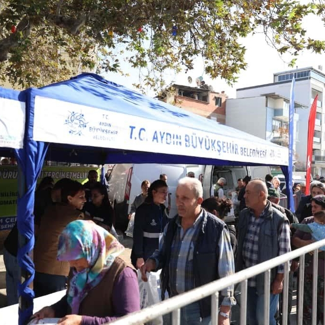 Aydın Büyükşehir kışlık fideleri Germencikliler ile buluşturdu