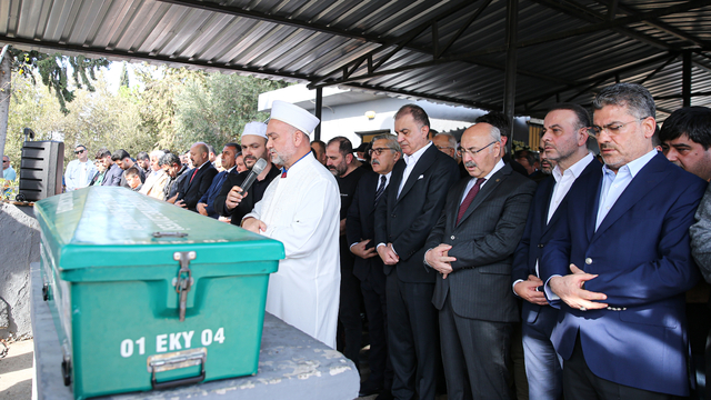 AK Parti Sözcüsü Çelik'in dayısının cenazesi Adana'da defnedildi